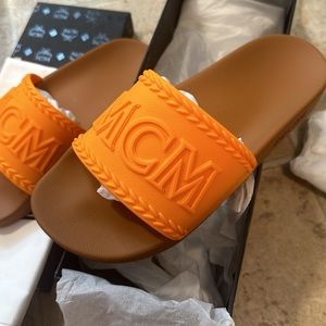 MCM pool sandal slide NWT